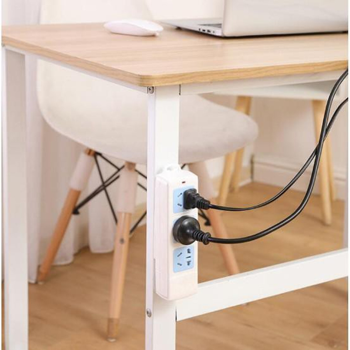 Miếng dán cố định ổ cắm điện treo tường tiết kiệm không gian, miếng dán cố định ổ điện trên bề mặt phẳngMiếng dán cố định ổ cắm điện treo tường tiết kiệm không gian, miếng dán cố định ổ điện trên bề mặt phẳng