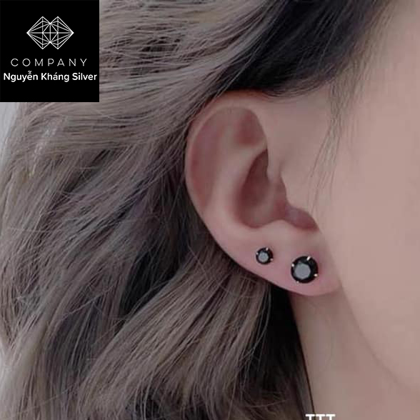 1 chiếc nụ tai bạc đá đen