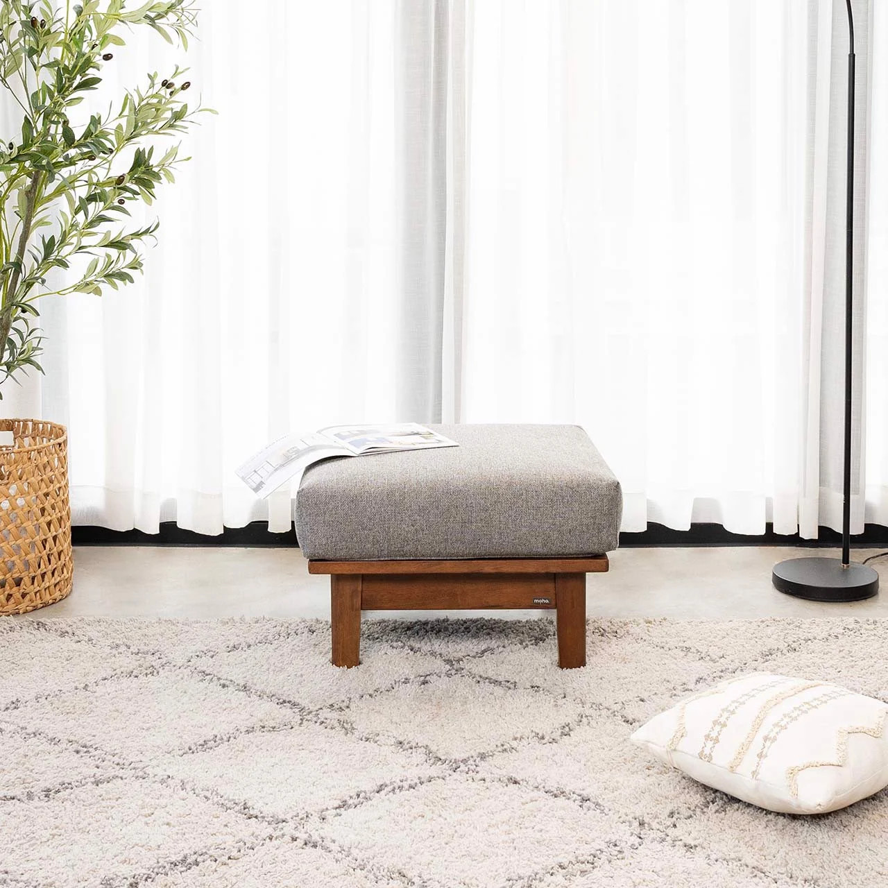 Ghế đôn sofa gỗ cao su tự nhiên moho vline 601 màu xám đậm