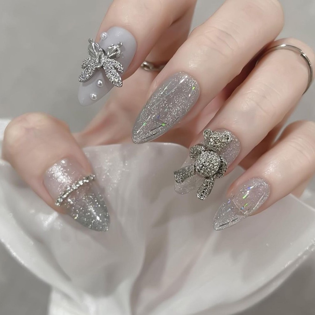 Bộ 10 móng tay giả - nailbox thiết kế nhũ flash xám đính đá gấu sang chảnh