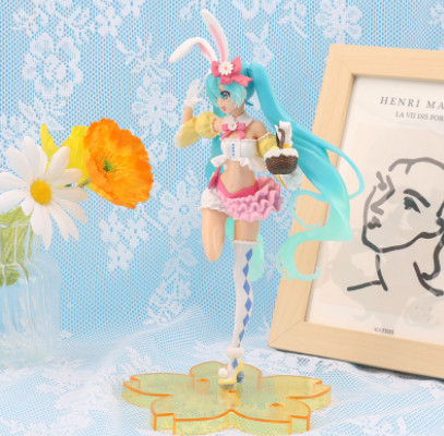 Mô hình nhân vật Hatsune Miku Tai Thỏ