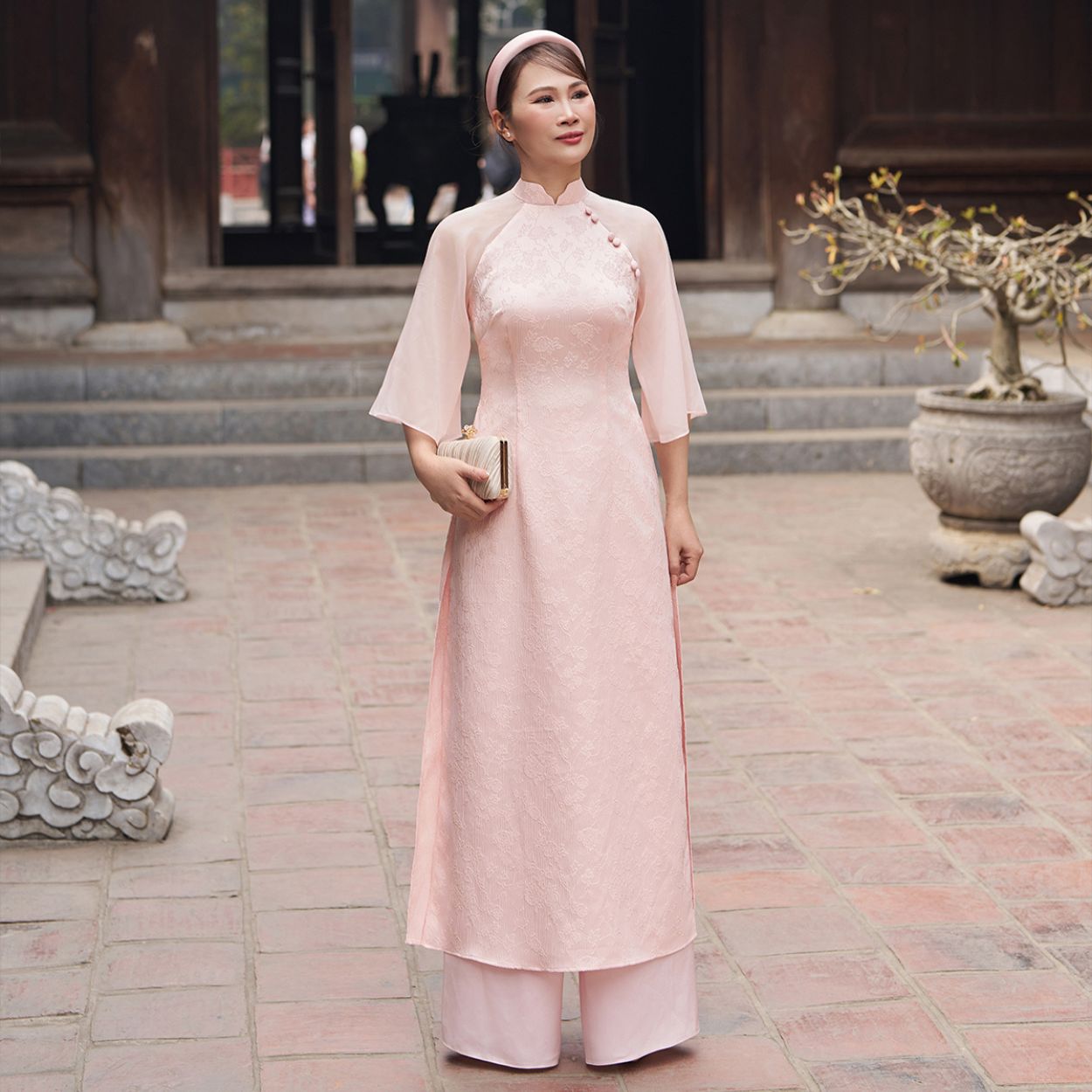 Áo dài truyền thống nữ LAVENDER màu hồng vải gấm in hoa tay lỡ phối voan cực xinh xắn AD4107