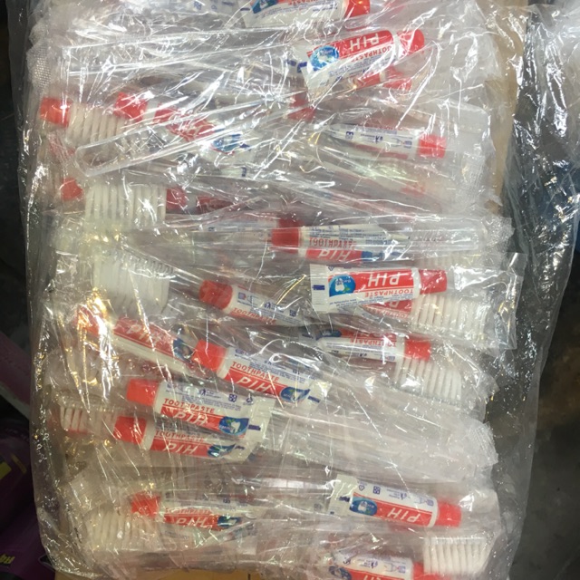 bịch 100 chiiếc bàn chải khách sạn nhà nghỉ có kèm tuýp đánh răng