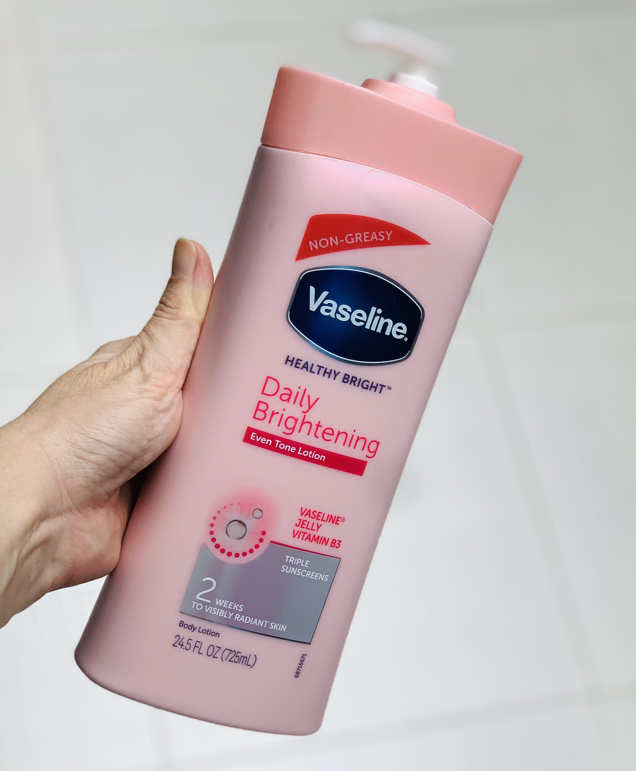 [HCM] 1 CHAI SỮA DƯỠNG THỂ SÁNG DA HOẶC CẤP ẨM  VASELINE HEALTHY BRIGHTENING 725ML - SẢN XUẤT ẤN ĐỘ - MẪU MỚI NHẤT THAY ĐỔI BAO BÌ