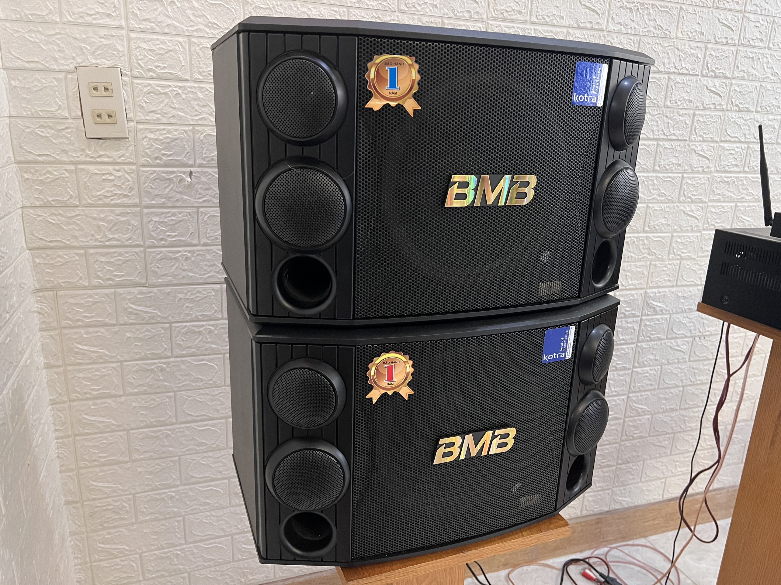 Loa karaoke bmb 1000se