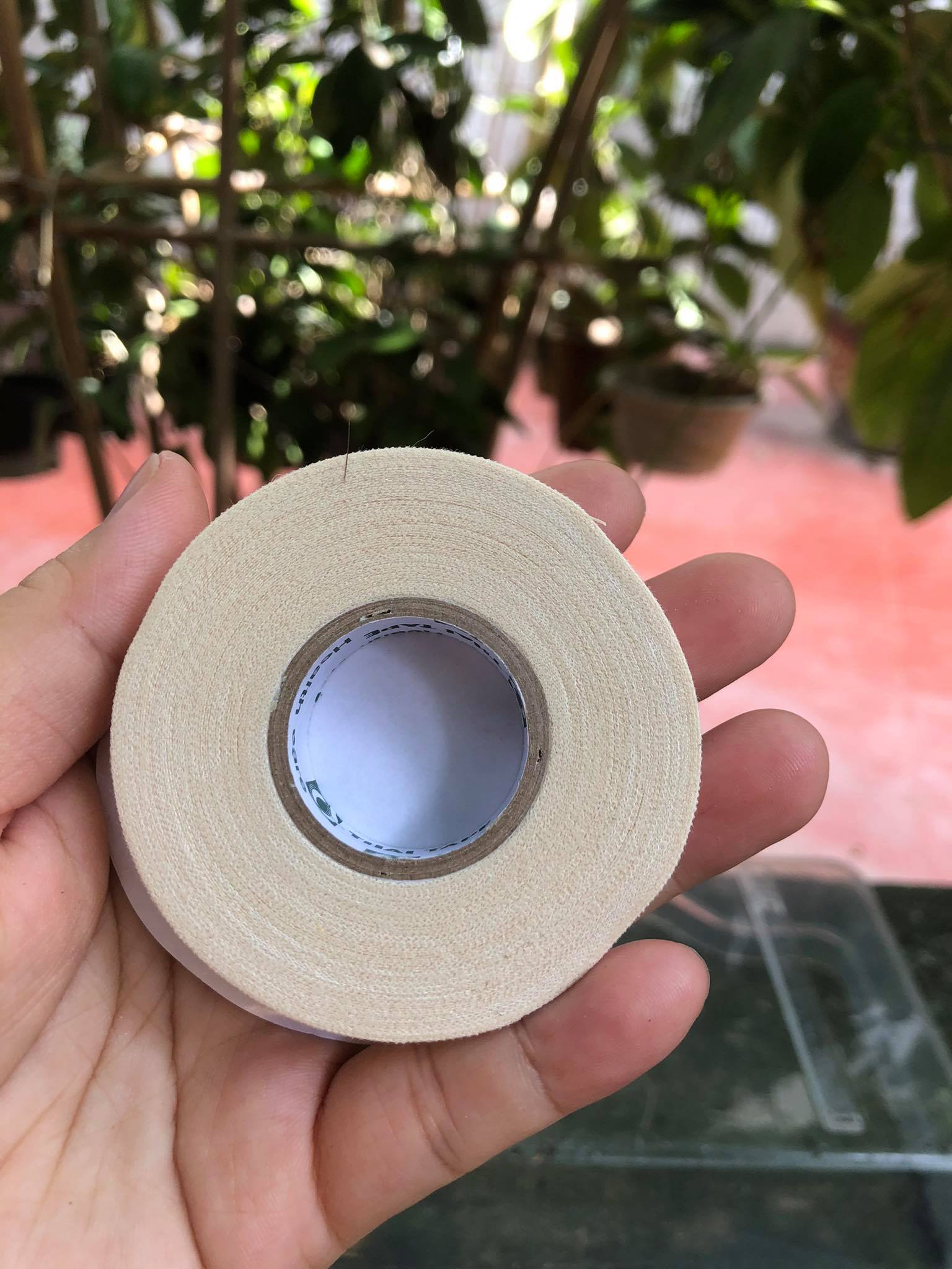 Băng dính quấn cựa gà