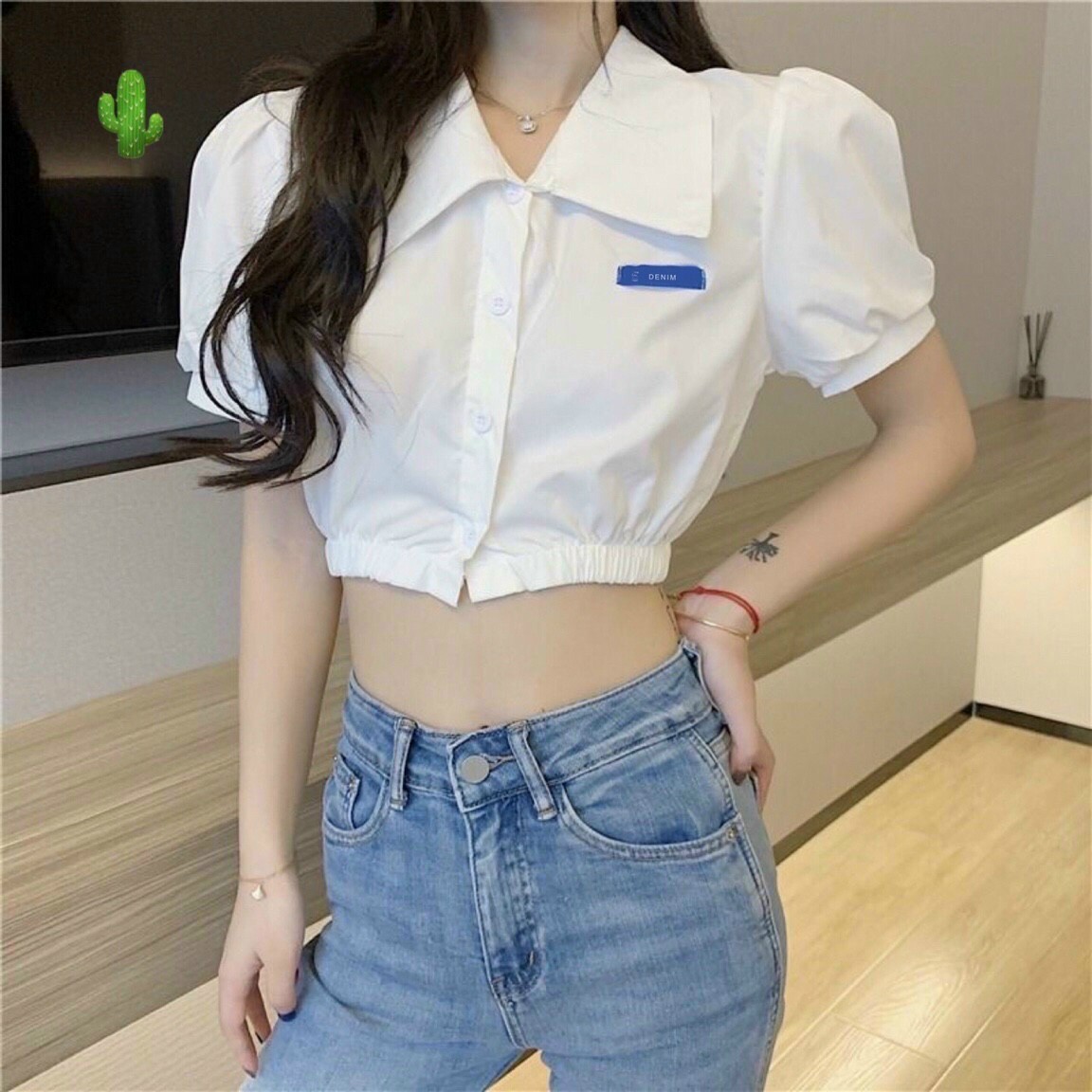 Sơ mi croptop thêu logo quá hott-thời trang nữ cao cấp
