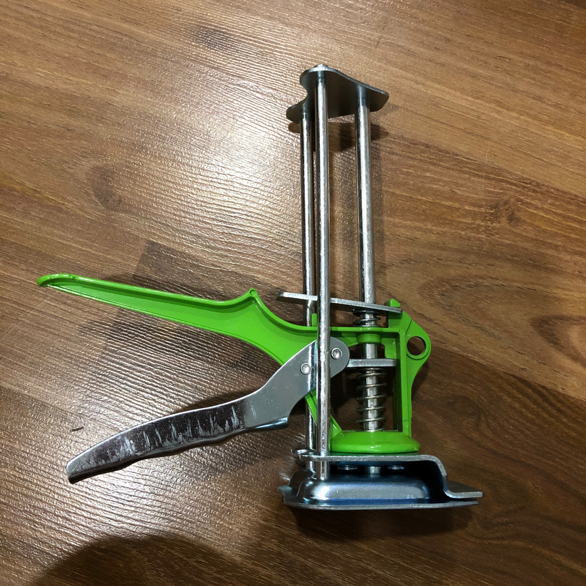 Đội kê tường ốp lát gạch