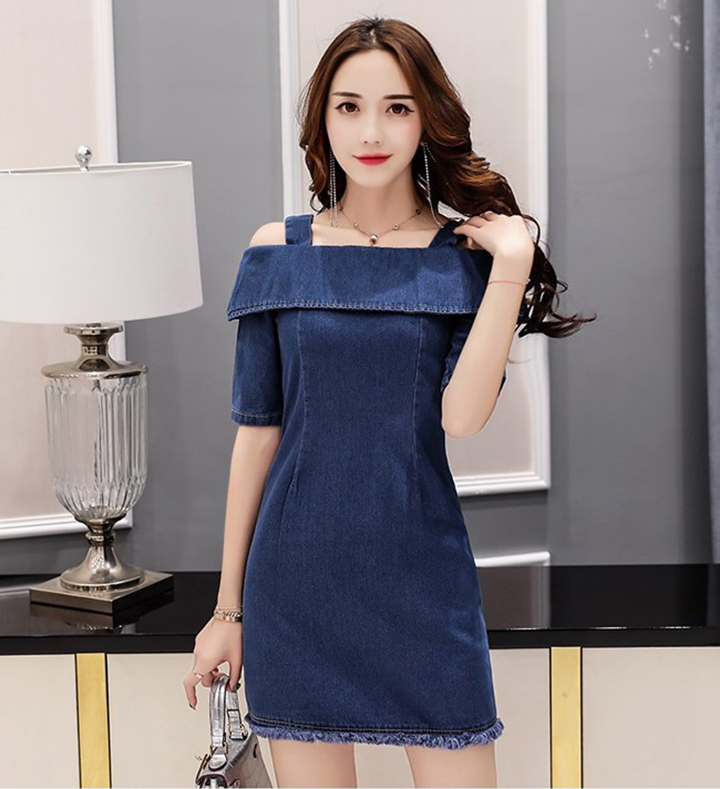 Đầm jean nữ lai tua rua trễ vai