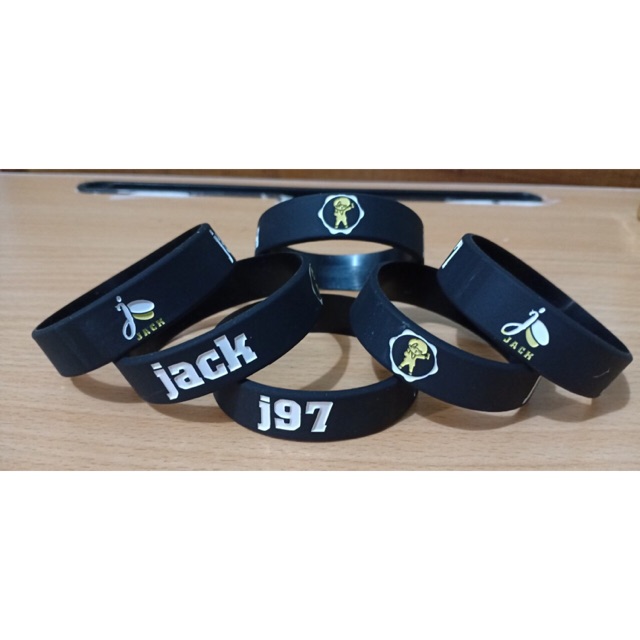 Vòng tay cao su Jack -đen