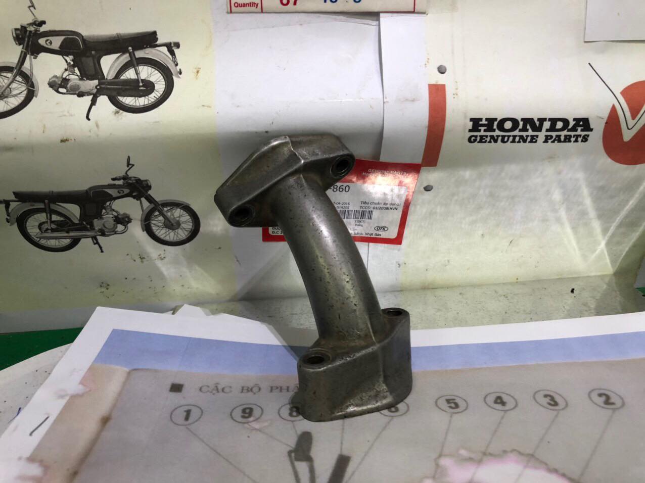 Honda 67 lột xác thành xe thể thao của 9X Hải Dương