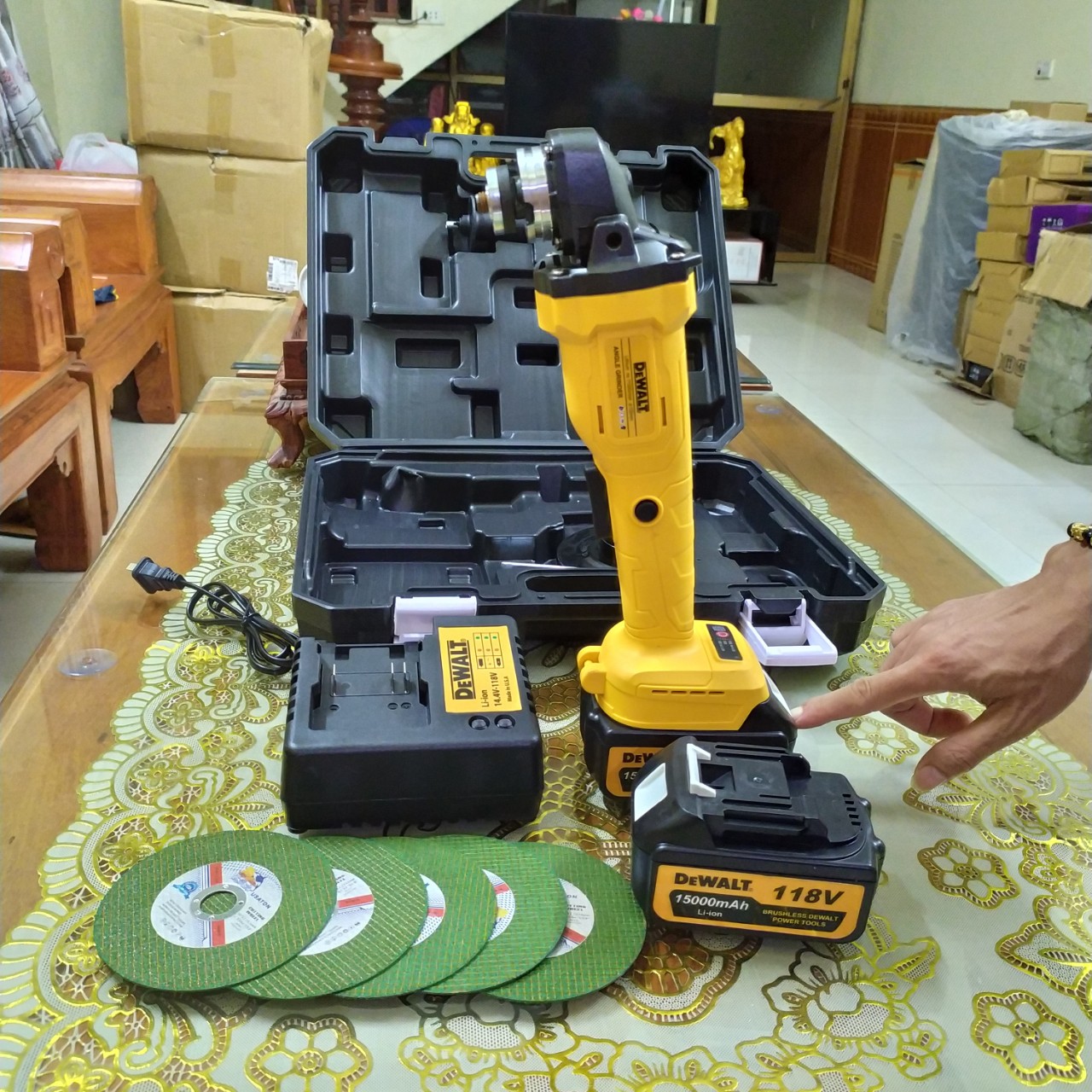 MÁY MÀI PIN DEWALT 118V TẶNG 5 LƯỠI CẮT SẮT-MÁY CẮT PIN