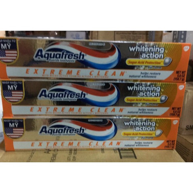 Kem đ&aacute;nh răng Aquafresh Extreme Clean Whitening Action 159g