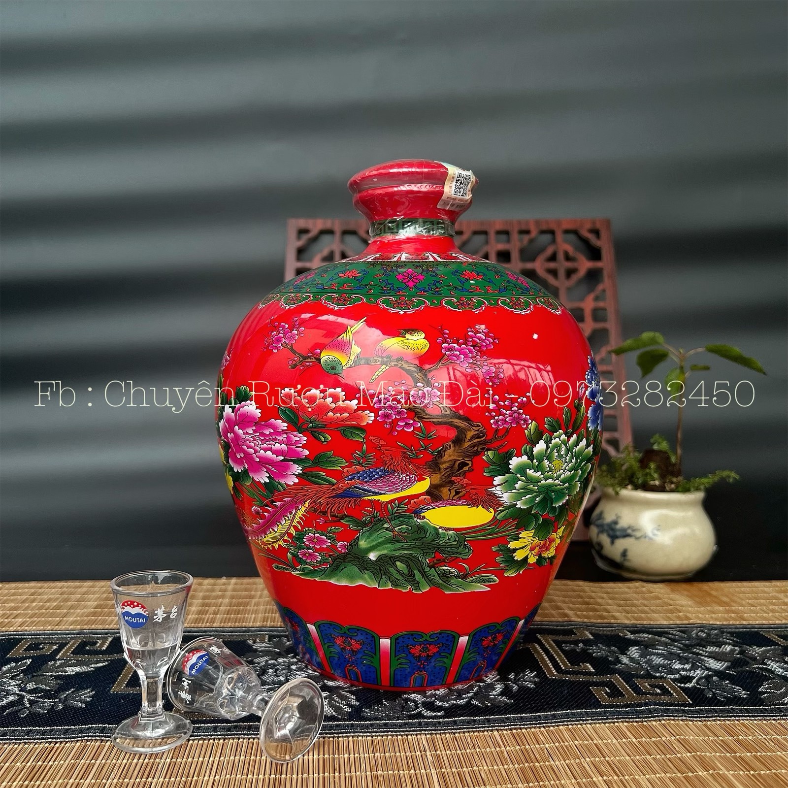 Chum mao đài đủ các loài hoa và chim màu đỏ rực rỡ 2500ml 52vol