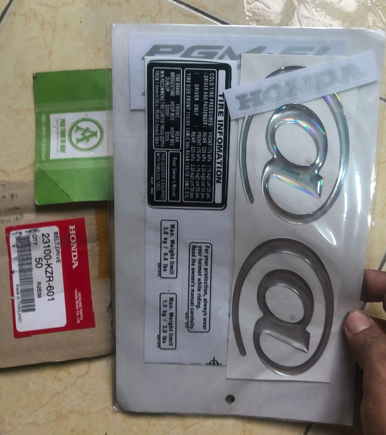 Bộ tem decal chữ nổi A còng