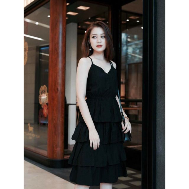 Maxi đen 4 tầng