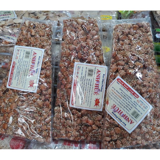 3 miếng kẹo Đậu Phụng Huế siêu ngon.