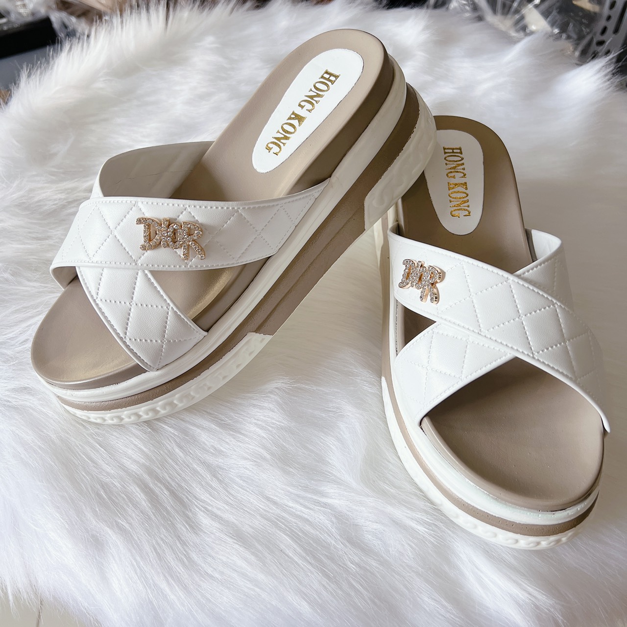 Dép bánh mì đế cao 7cm quai chéo có logo đì.o đẹp nhẹ êm chân