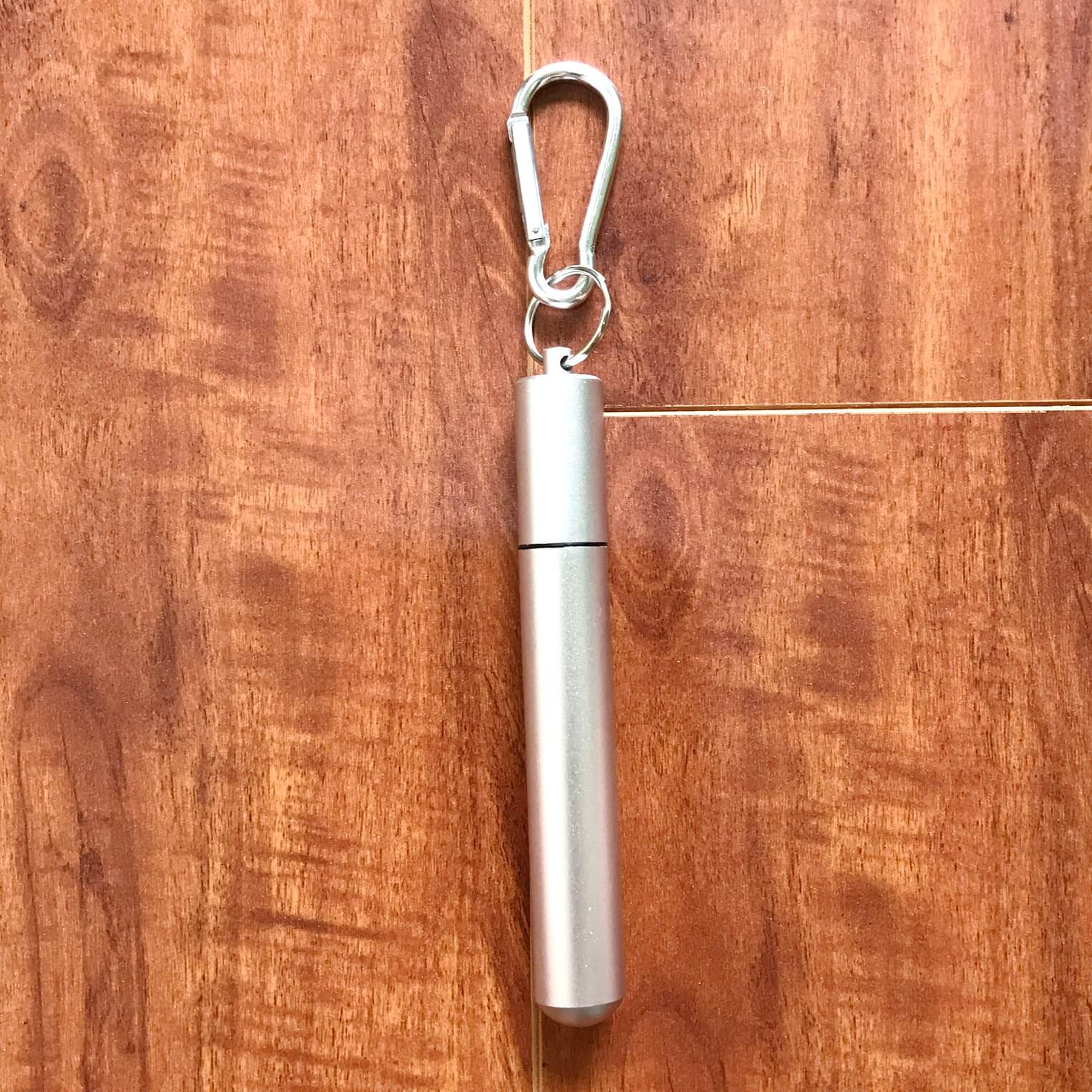Ống hút Inox nhỏ gọn vỏ màu TRẮNG nhẹ nhàng, trang nhã, giữ vệ sinh cá nhân -  Shop Tiện Ích Vượt Trội