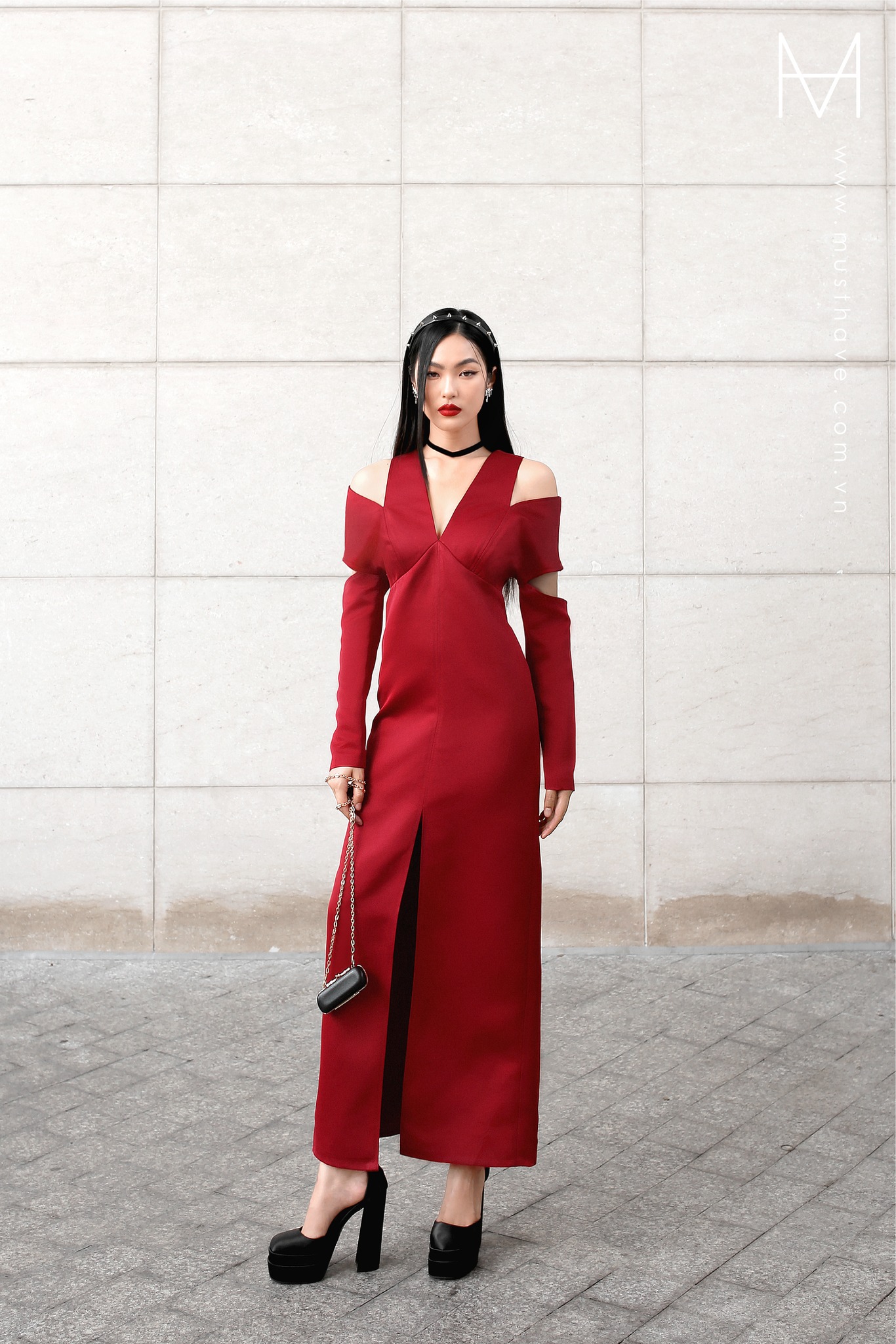 Must have đầm cut-out cổ v tata đỏ tg22 02