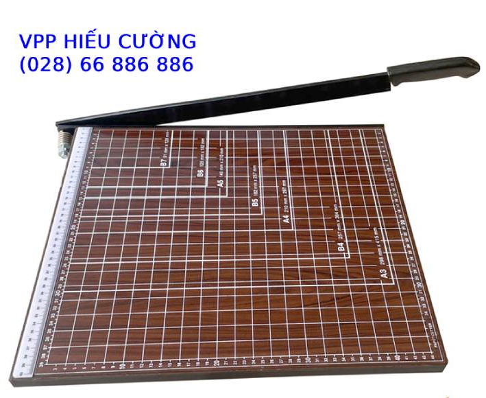 Bàn cắt giấy a3 gỗ nâu. do văn phòng phẩm hiếu cường cung cấp