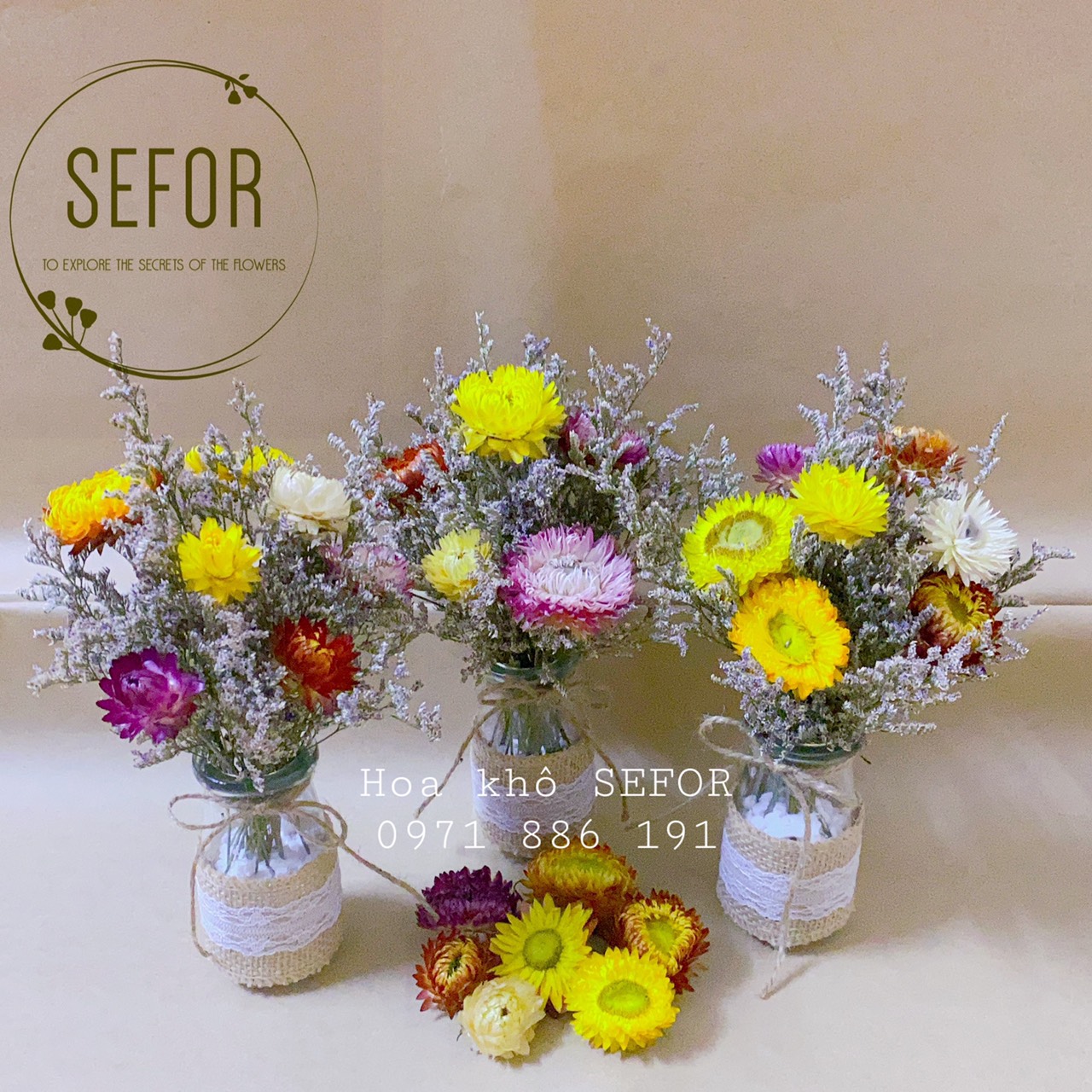 Lọ hoa bất tử khô - Hoa bất tử khô mix sao đuôi công khô - trang trí quán cafe, văn phòng, tiệm trà sữa, làm quà tặng....