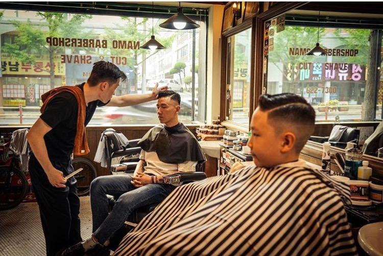 Áo Choàng Cắt Tóc Barber Sọc Đen Trắng