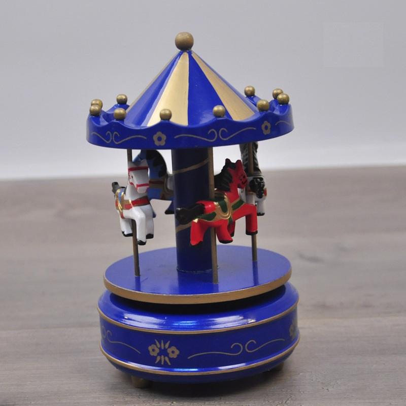 Hộp nhạc Carousel bằng gỗ