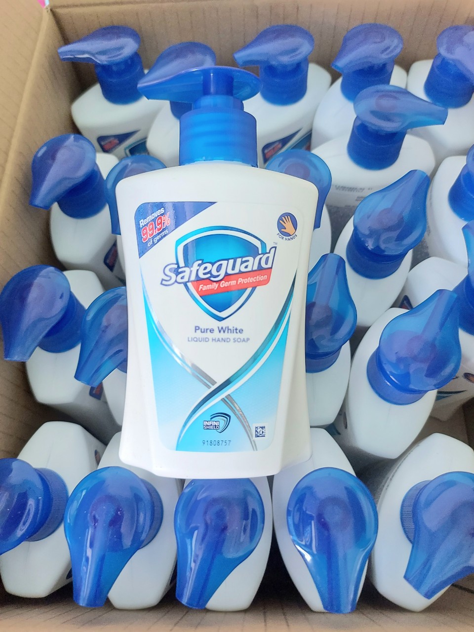 Nước rửa tay Safeguard 220ml diệt khuẩn 99.9% vi khuẩn