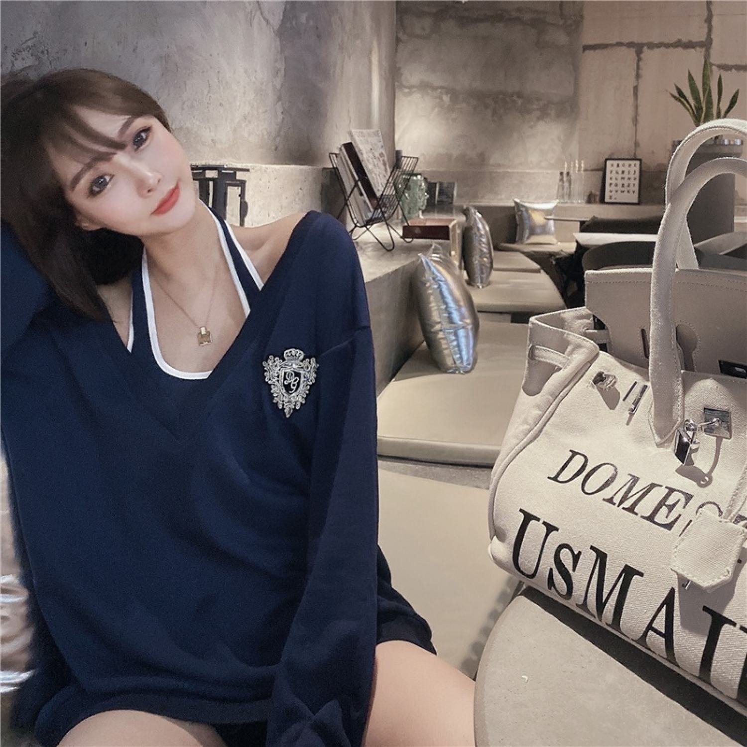 Set áo sweater nỉ dài tay in logo kèm áo croptop cổ yếm bên trong sa011