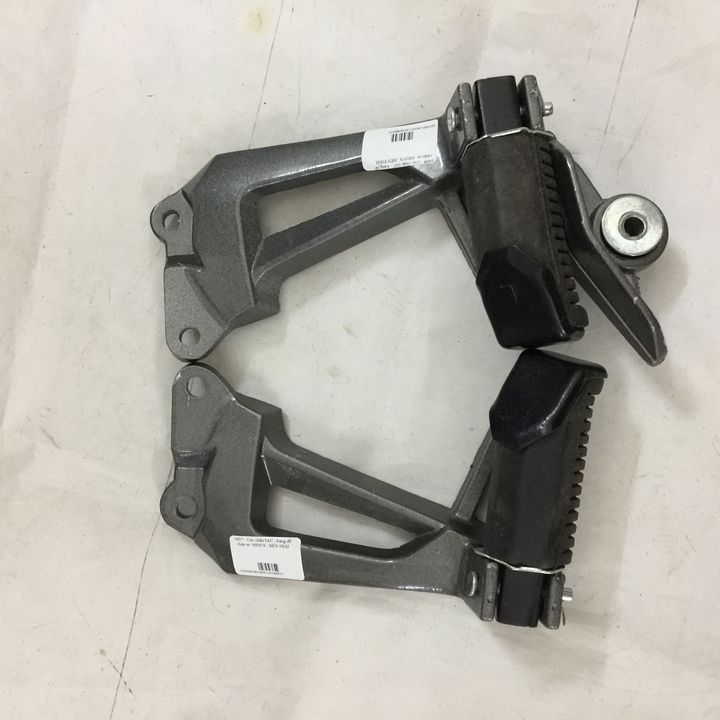 Gác chân sau xe SIRIUS báng để chân xe máy sirius [ GIẢM GIÁ ] gác chân