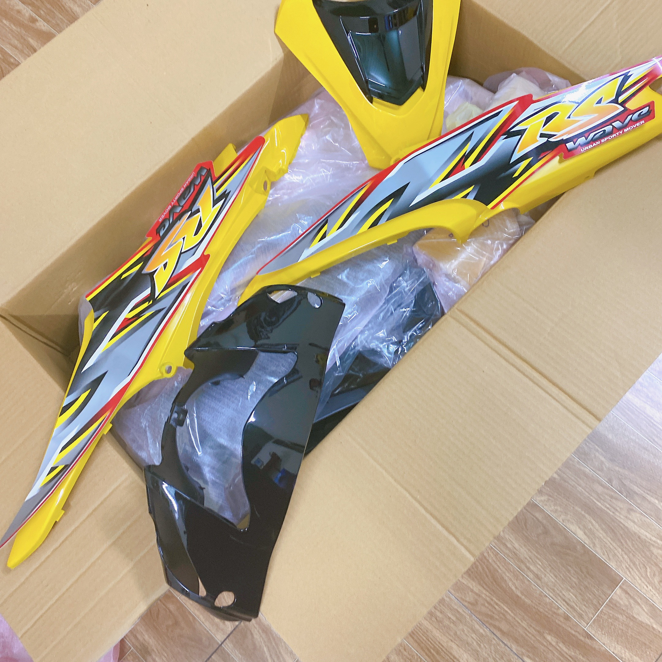 ( TẶNG TEM ) Dàn áo  màu VÀNG ĐEN xe Wave RS 2008 - Alpha - wave A - s100 -50cc - wave cá đời 2006 đ