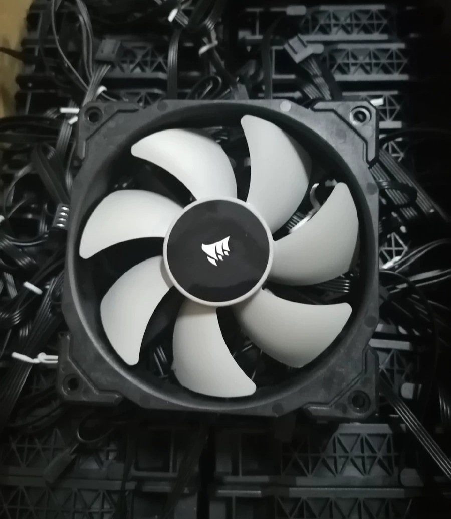 Quạt tản nhiệt Fan Corsair ML120