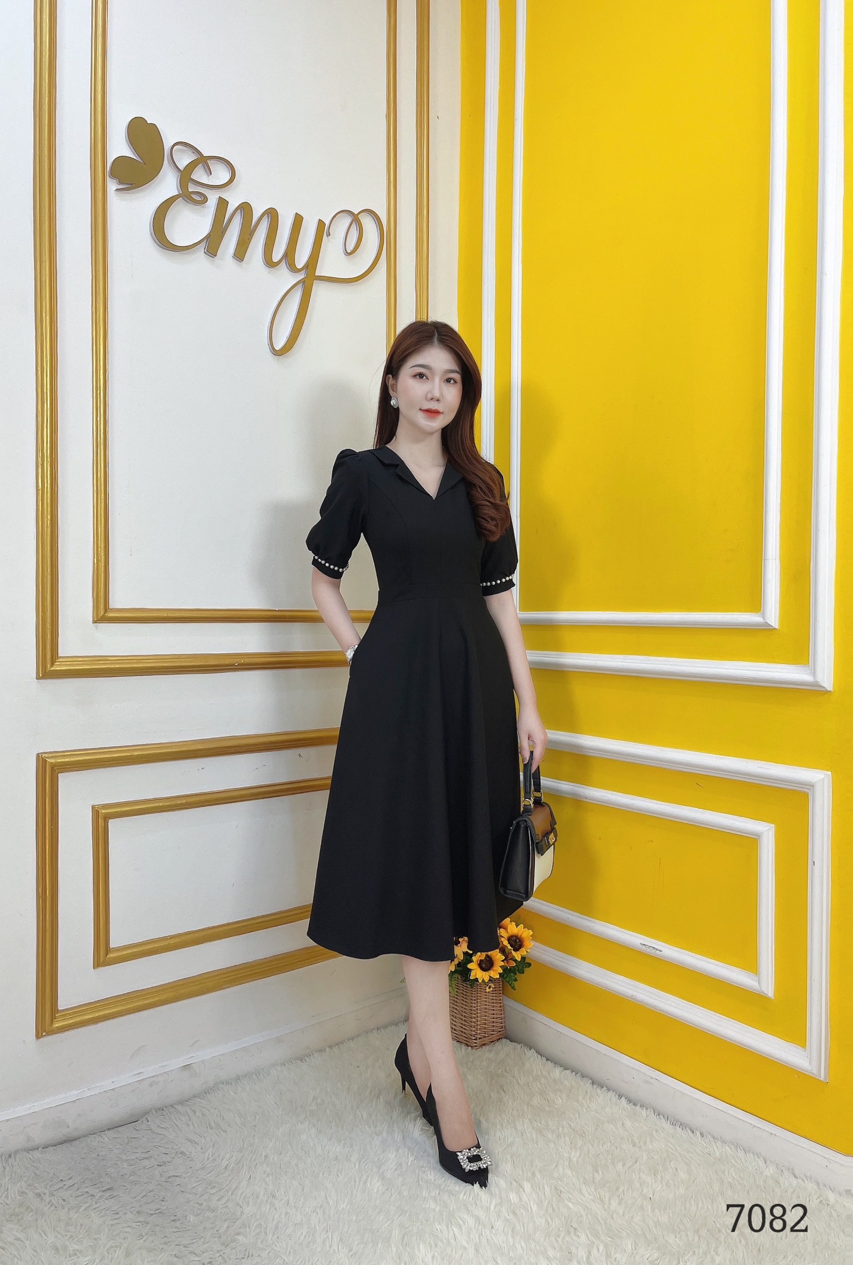 Đầm emy em7082 xoè đen cổ danton
