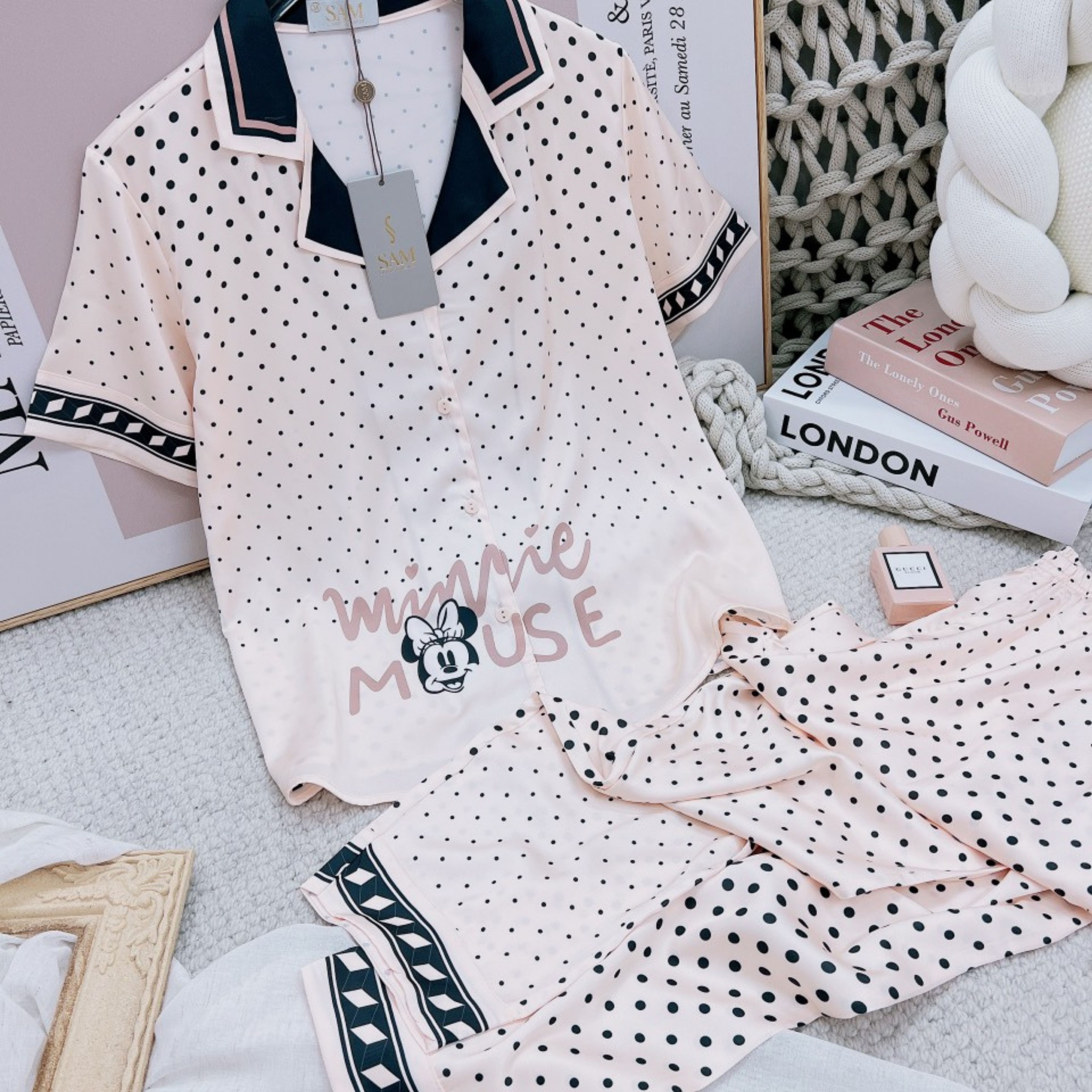 Đồ bộ pijama nữ tay cộc quần dài lụa Sam luxury, đồ ngủ lụa cao cấp với họa tiết tươi trẻ kiểu dáng sang chảnh, Yangsilk