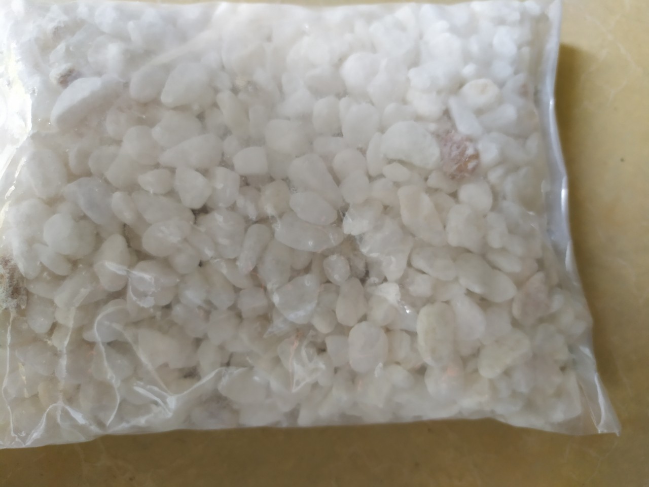 [Cân nặng] Sỏi trắng viên nhỏ (0.5-1 cm) trang trí bể cá, chậu cây .