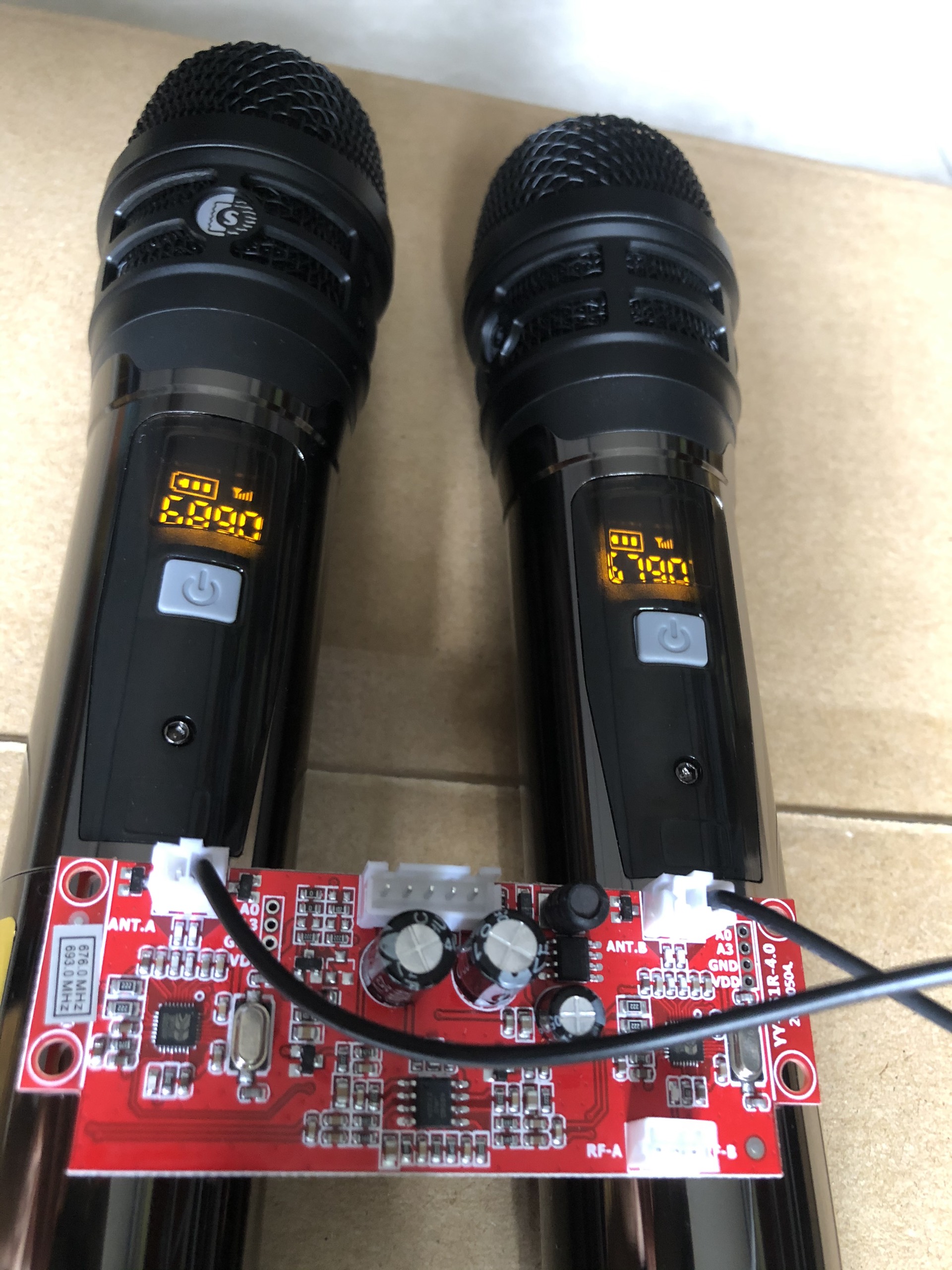 Micro loa kéo cực hay UGX-23 sóng mạnh xa