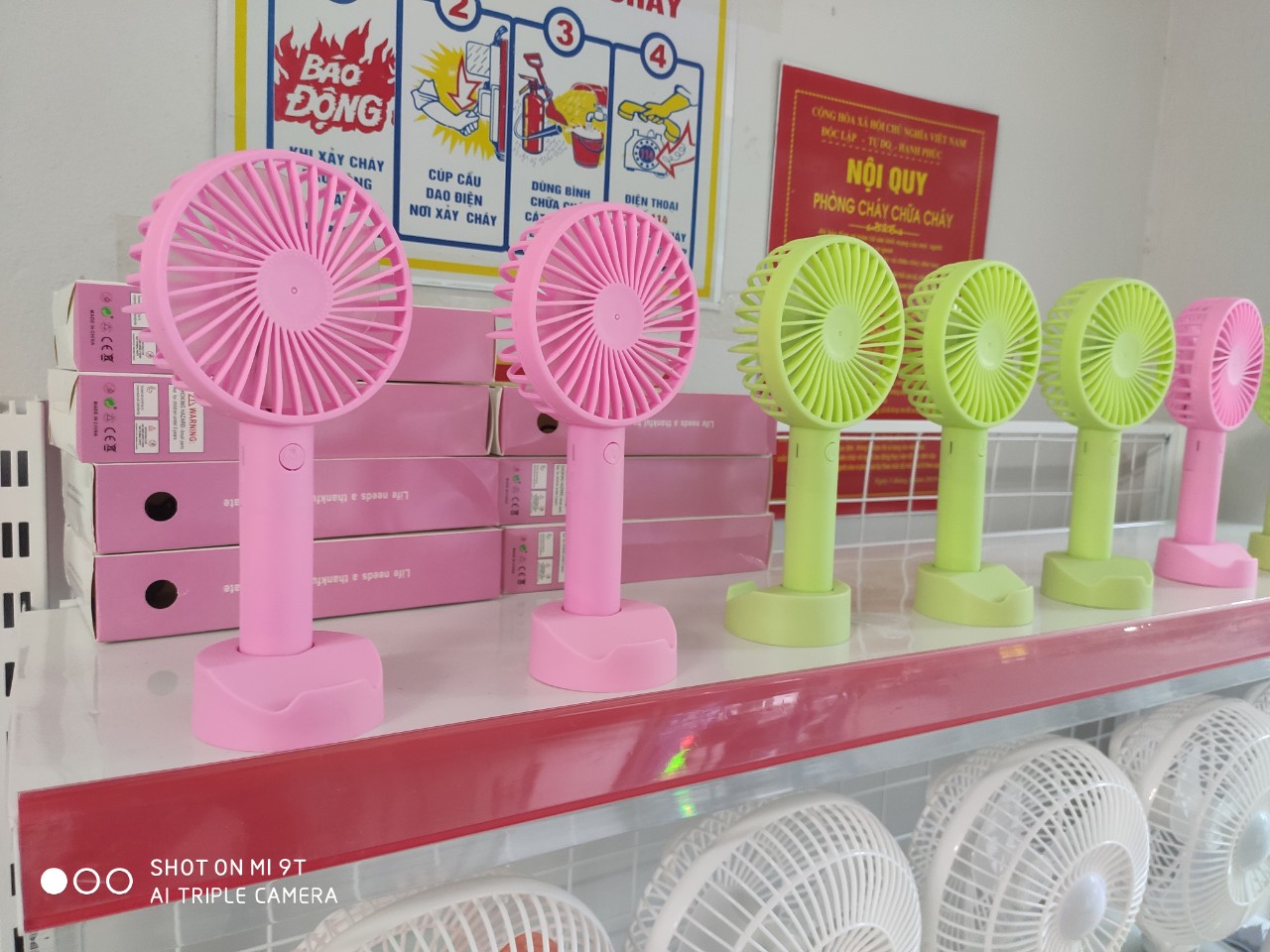 Quạt Tích Điện Mini Fan - Kèm Pin - Quạt Tích Điện Cầm Tay