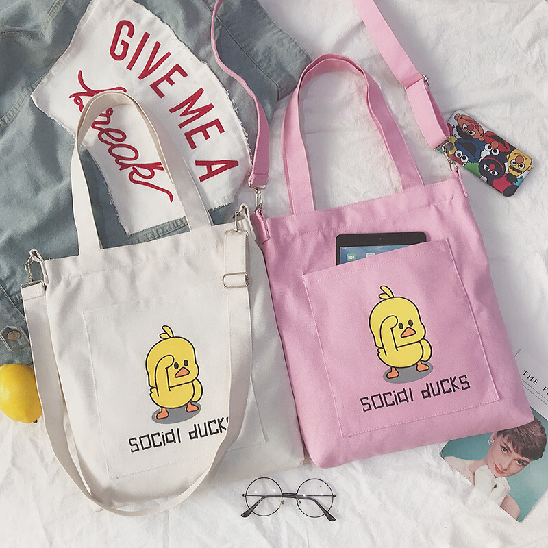 Túi tote ,túi vải tote đeo chéo vịt con socidi đáng yêu .