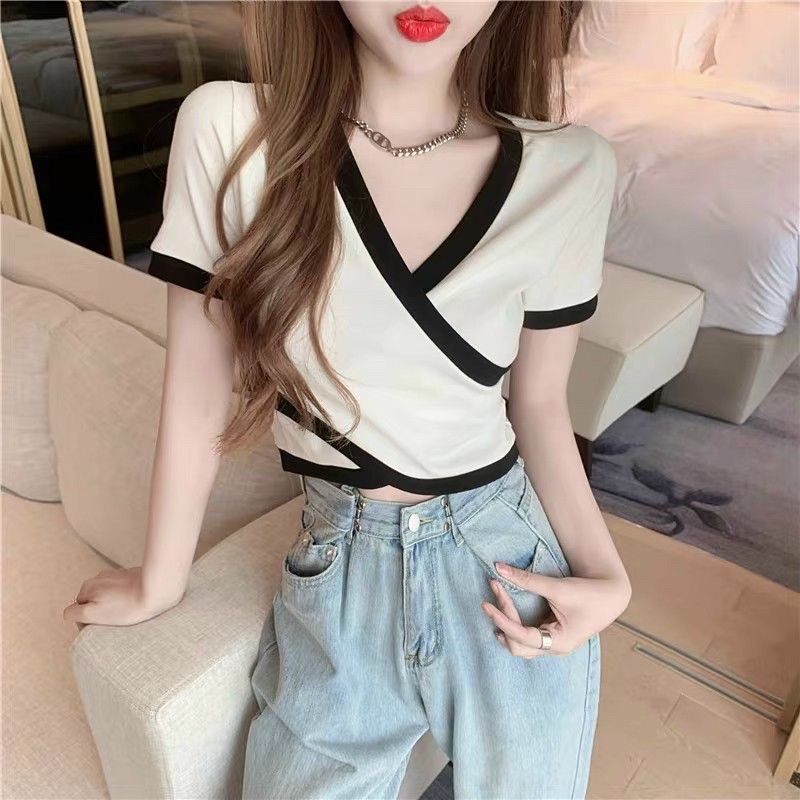 Áo croptop viền thân chéo
