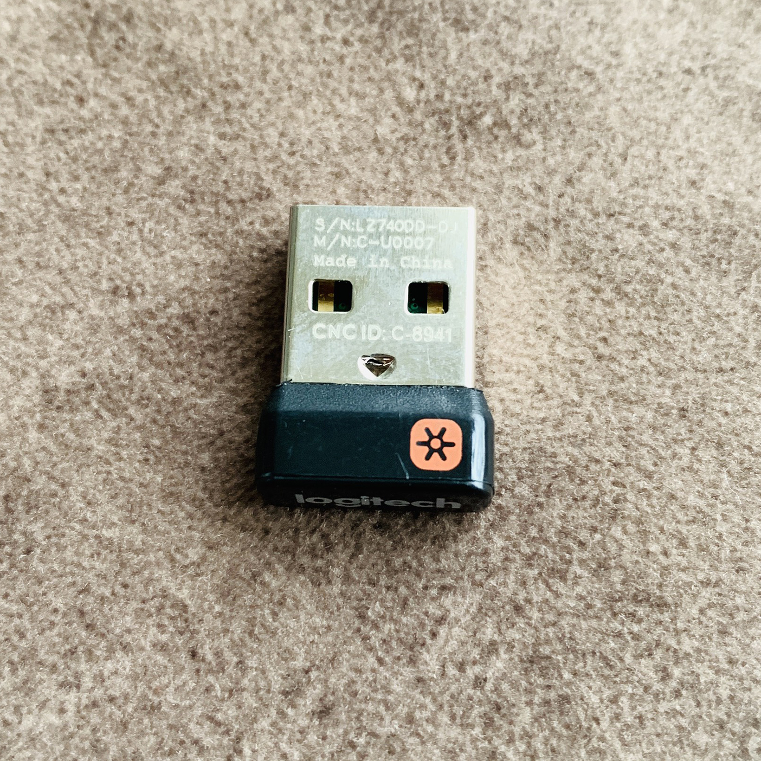 Logitech Unifying wireless Receiver dành cho chuột và bàn phím Logitech - Kết nối tối đa 6 thiết bị cùng lúc, phạm vi 10m