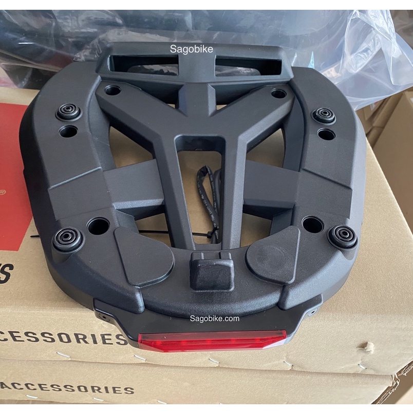 Đế đệm givi M7MN-S có đèn stop, đế gắn các loại thùng givi, hàng givi chính hãng, mới 100%