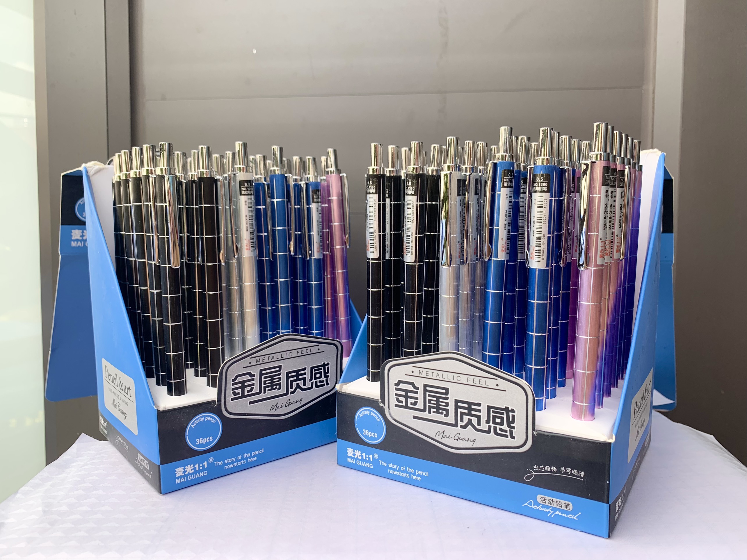 Bút chì kim bấm thân sắt mẫu mới ngòi 0.5mm , bút chì bấm vỏ kim loại nhiều màu