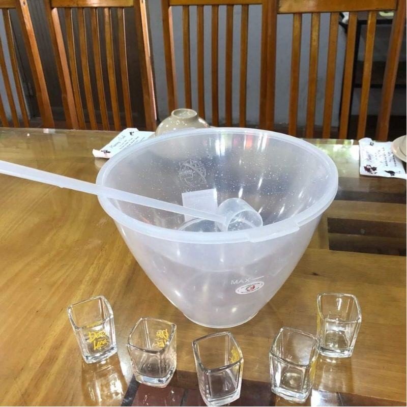 Dụng cụ ướp lạnh rượu kèm gáo múc