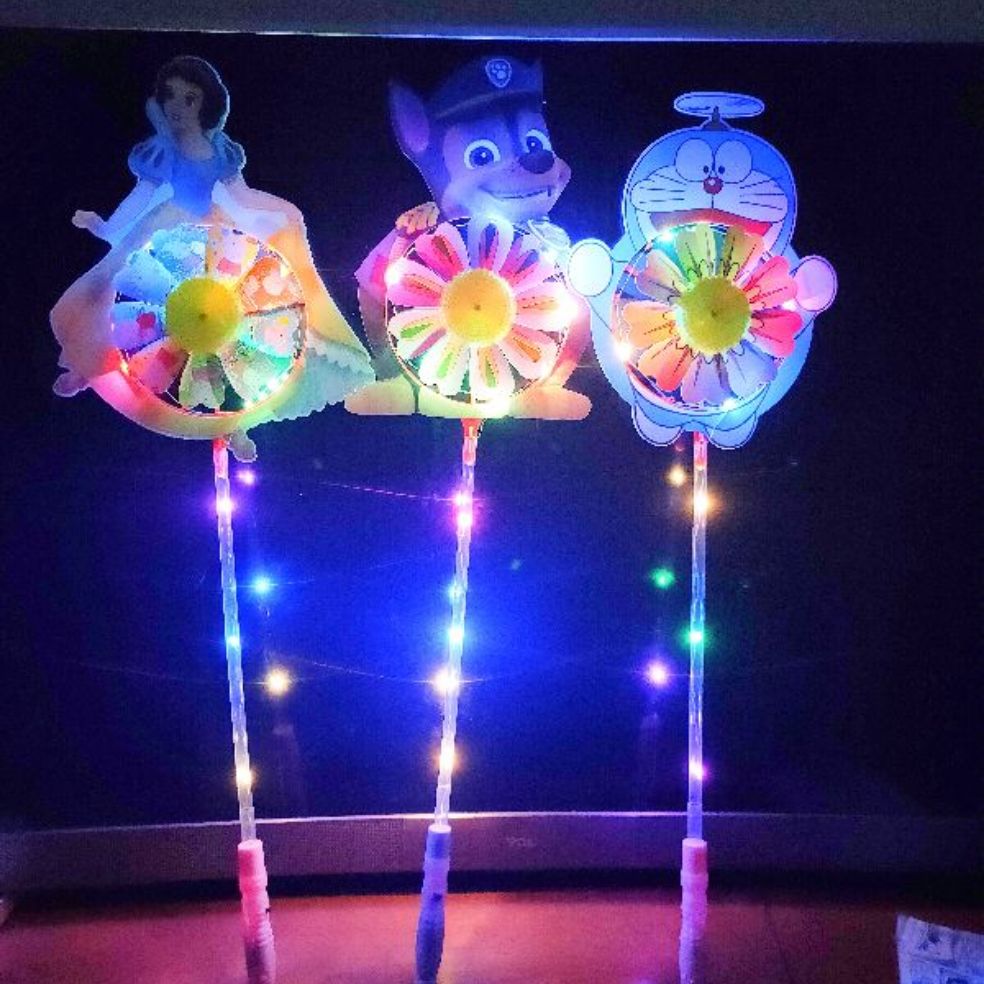 Chong chóng có đèn led hình ảnh kute