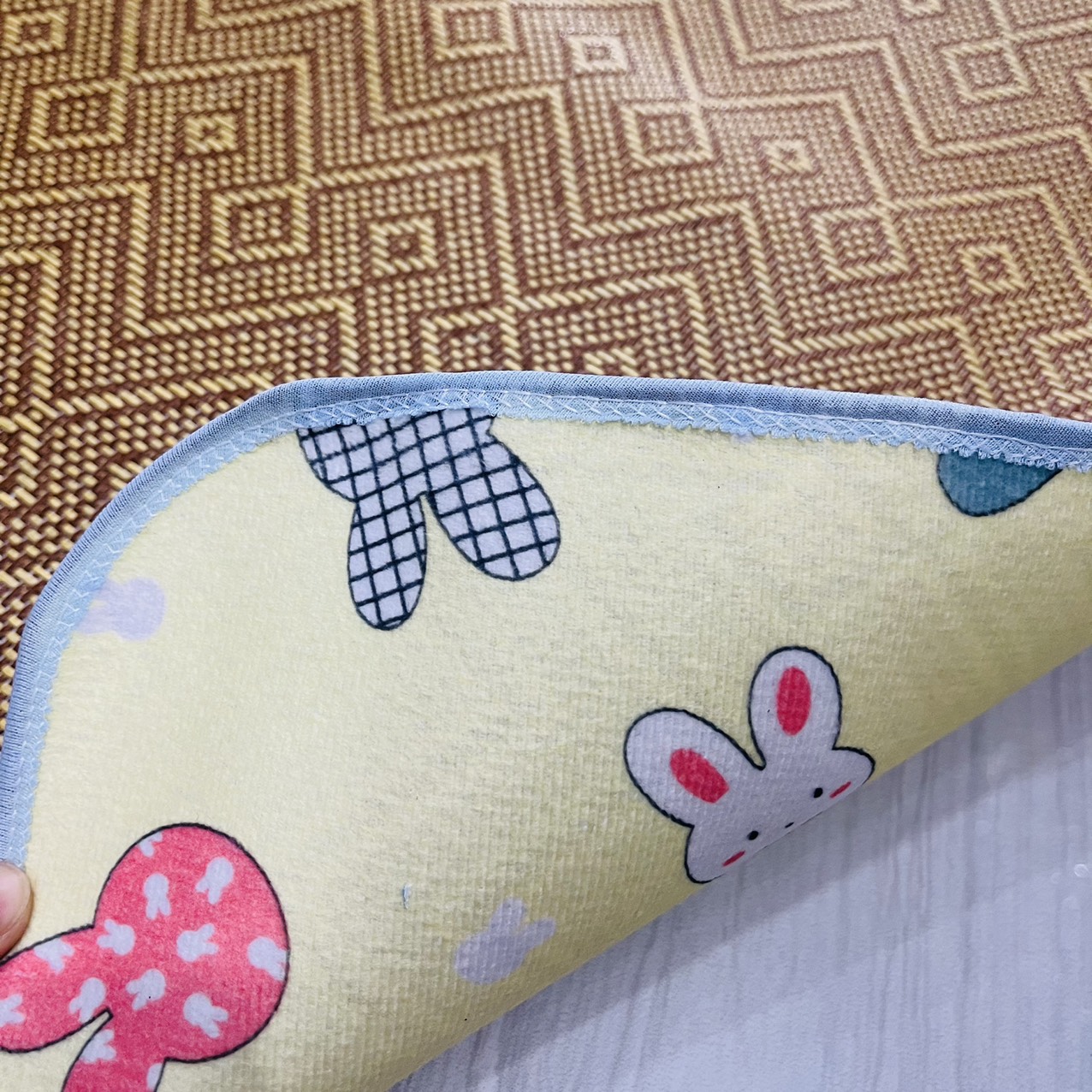 Chiếu Lục Bình Chống Thấm Cao Cấp, Chiếu Lót võng, lót nôi em bé kích thước 60x80cm