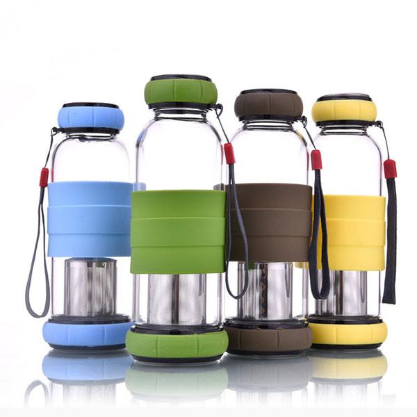 Bình pha trà thủy tinh 420ml có tay cầm silicon