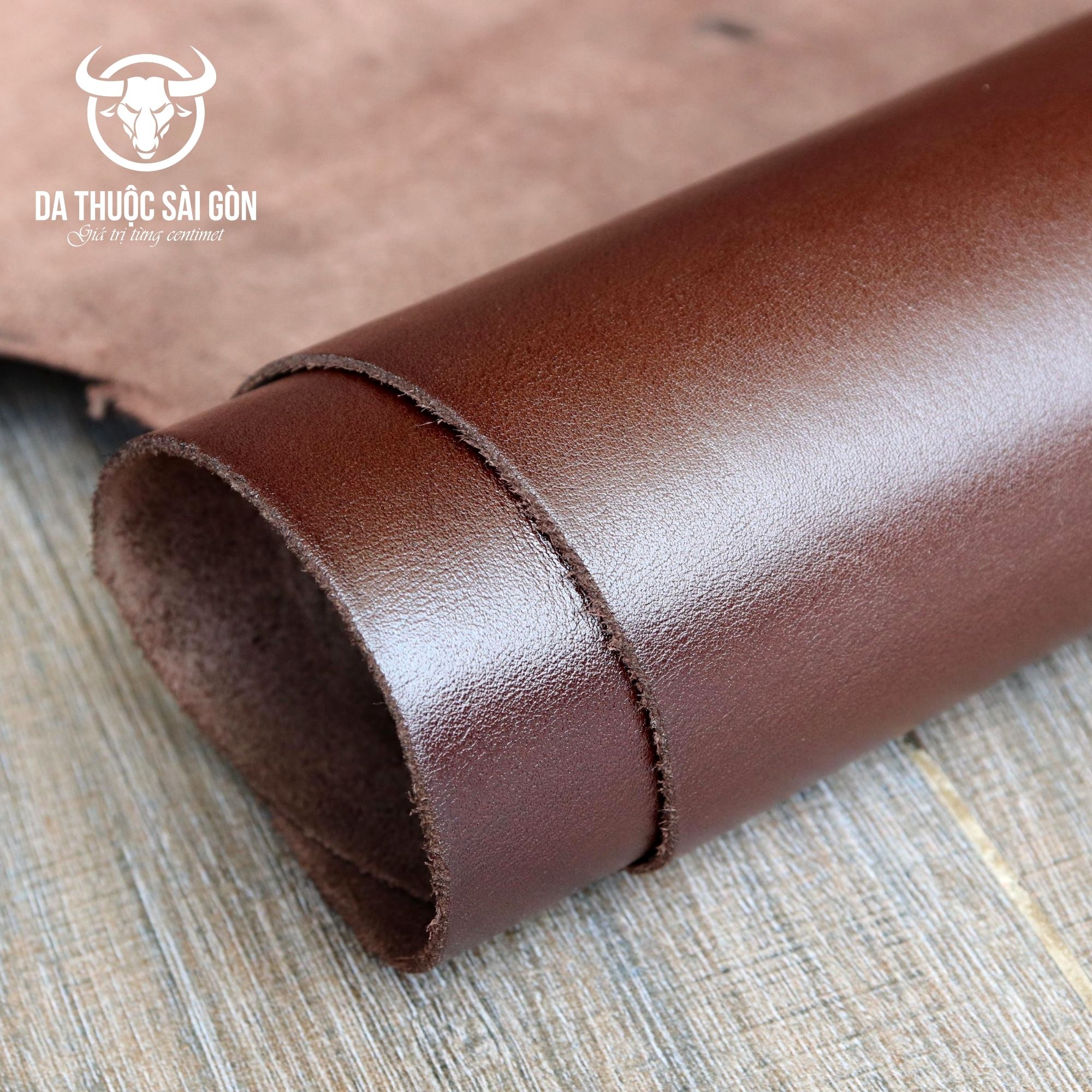 Da bò Flexible cao cấp màu nâu chocolate thương hiệu Da Thuộc Sài Gòn chất da đanh dẻo độ dày 1.6 mm - 1.8 mm phù hợp may túi xách ví da giày dép - Da bò thuộc