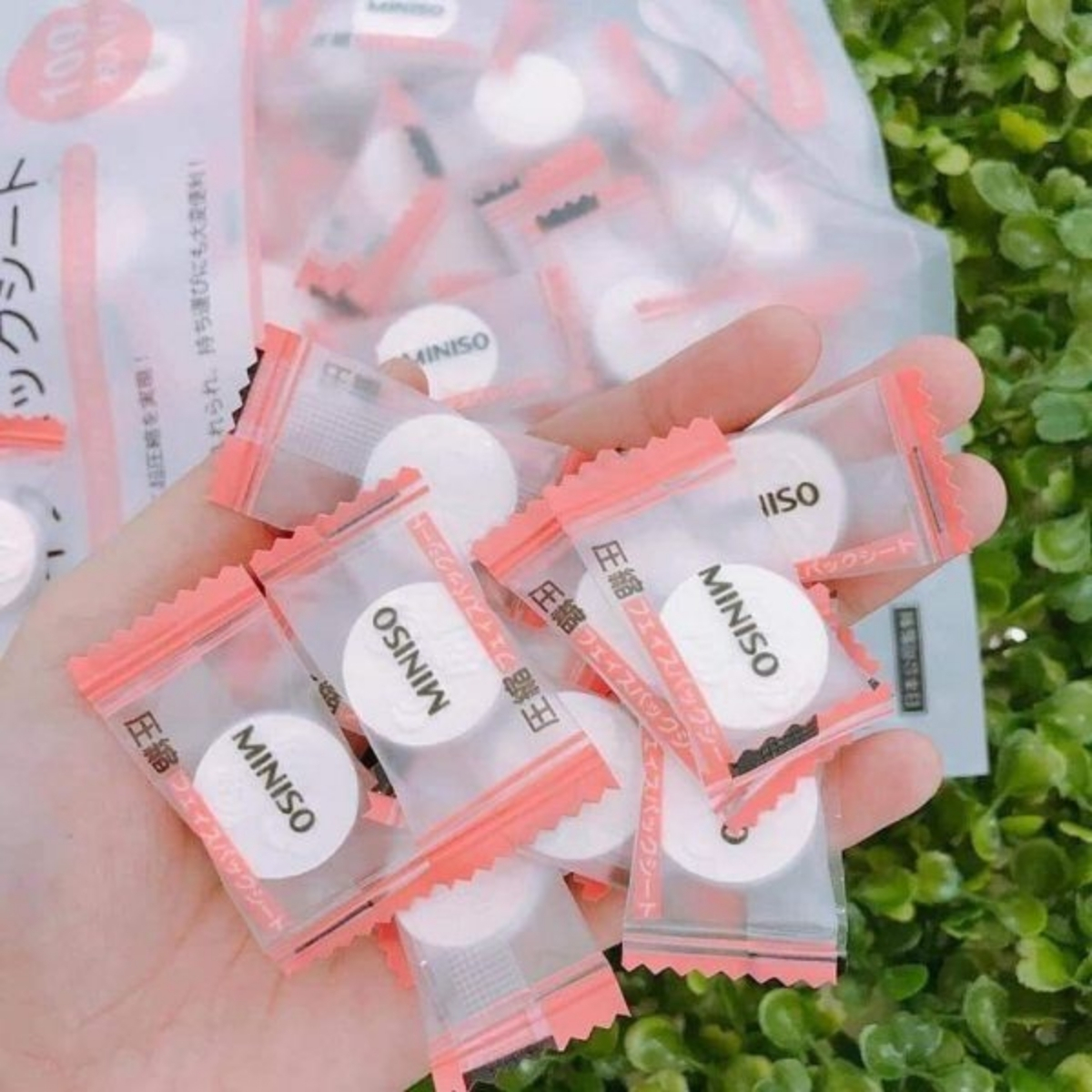 Mặt nạ giấy nén Miniso dạng viên kẹo bán lẻ từng viên