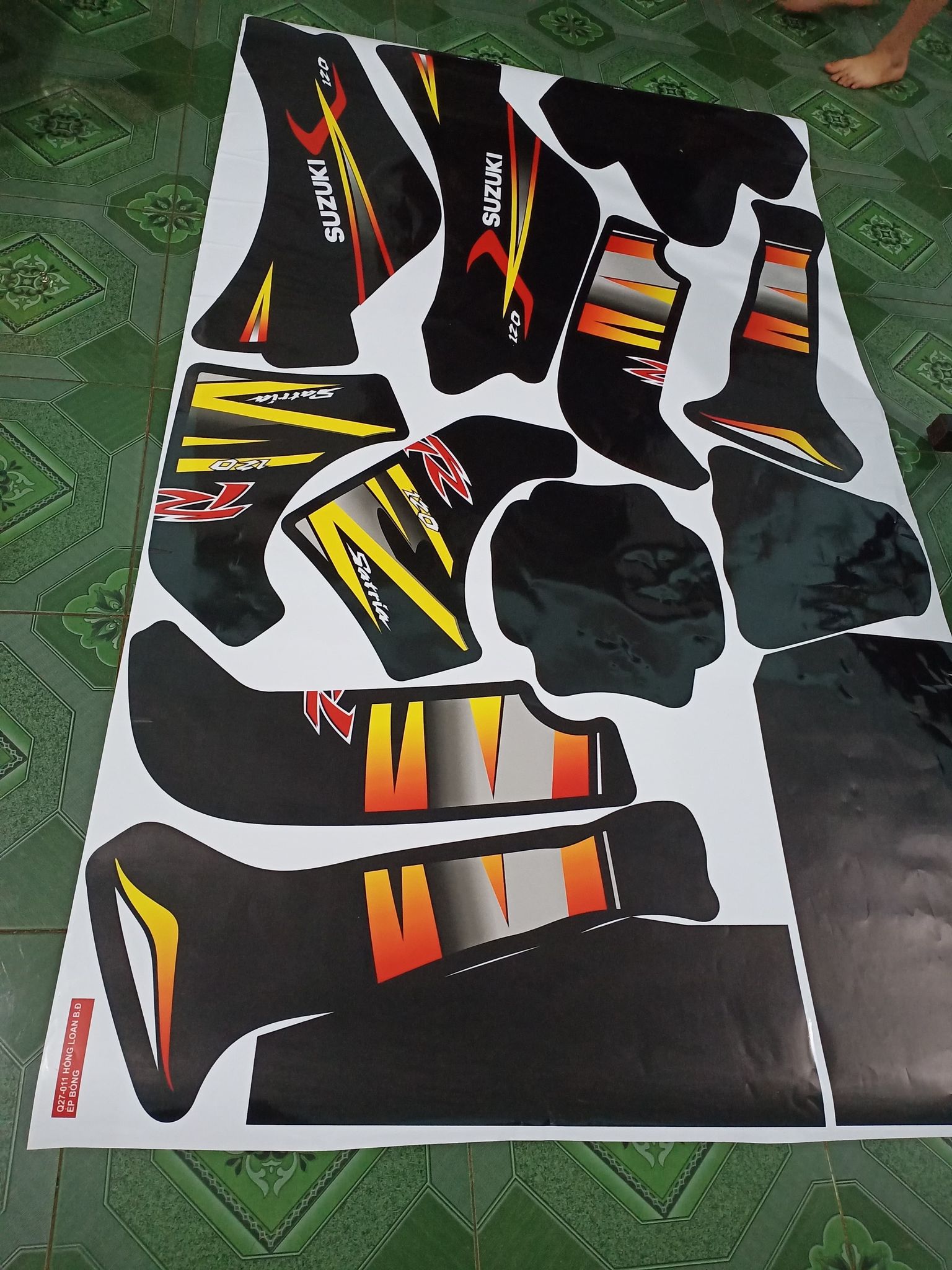 Tem trùm satria 120 r 2000. ko bay màu